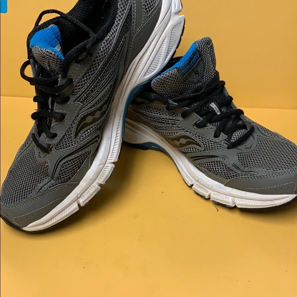 Running shoes 👟